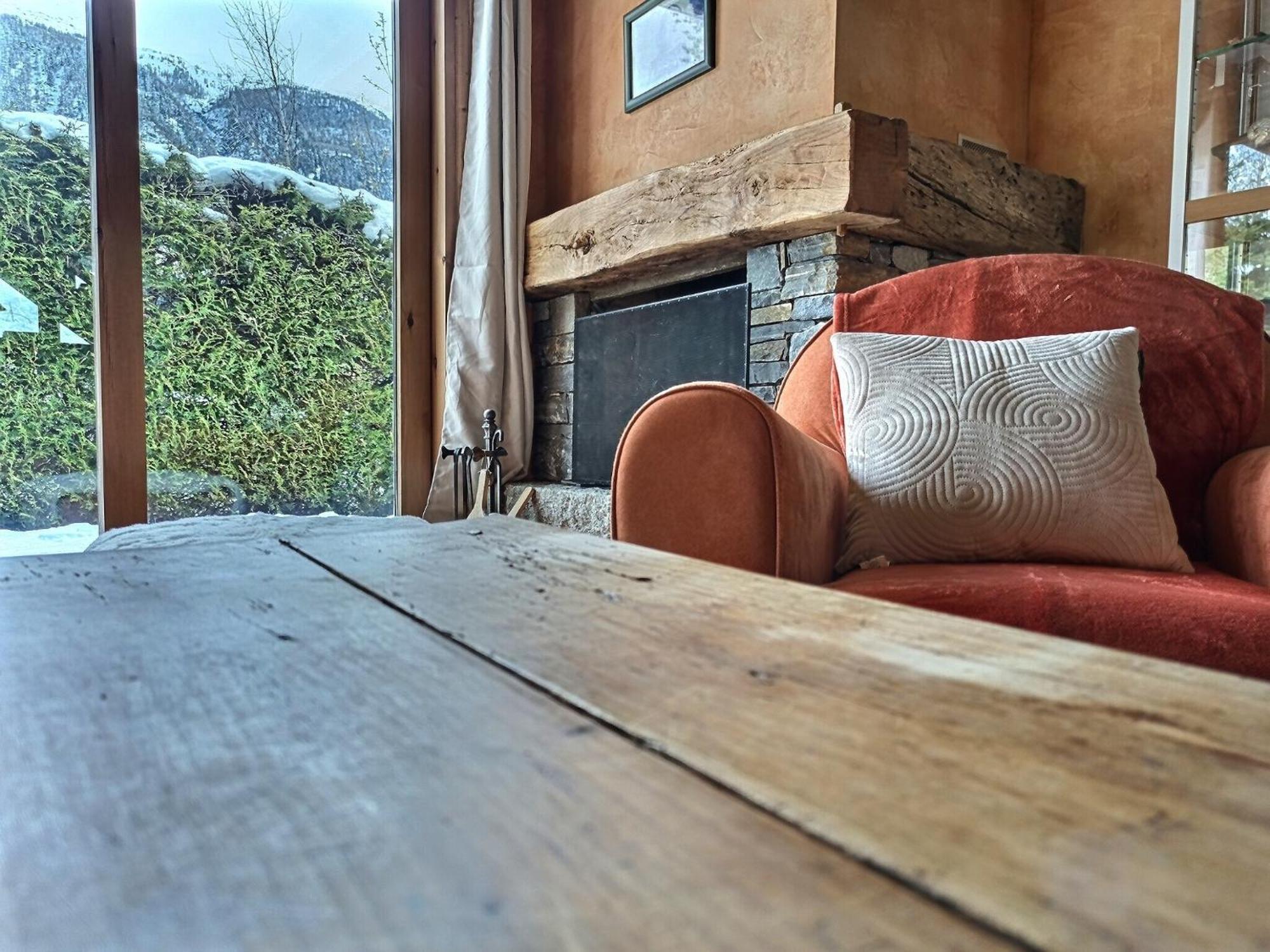Chalet Spacieux A Pour 9 - Vue Panoramique Mont-blanc, Jacuzzi, Jardin & Parking