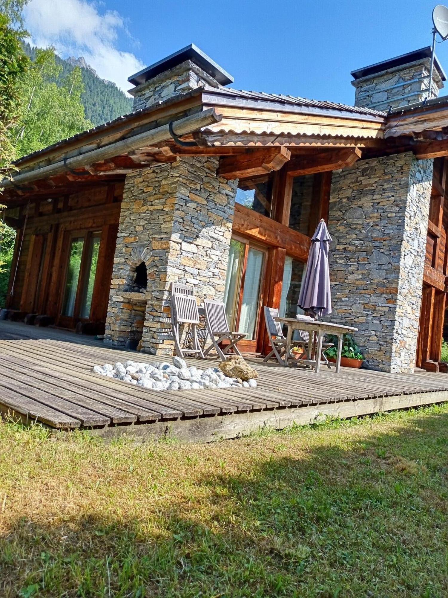 Chalet Spacieux A Pour 9 - Vue Panoramique Mont-blanc, Jacuzzi, Jardin & Parking