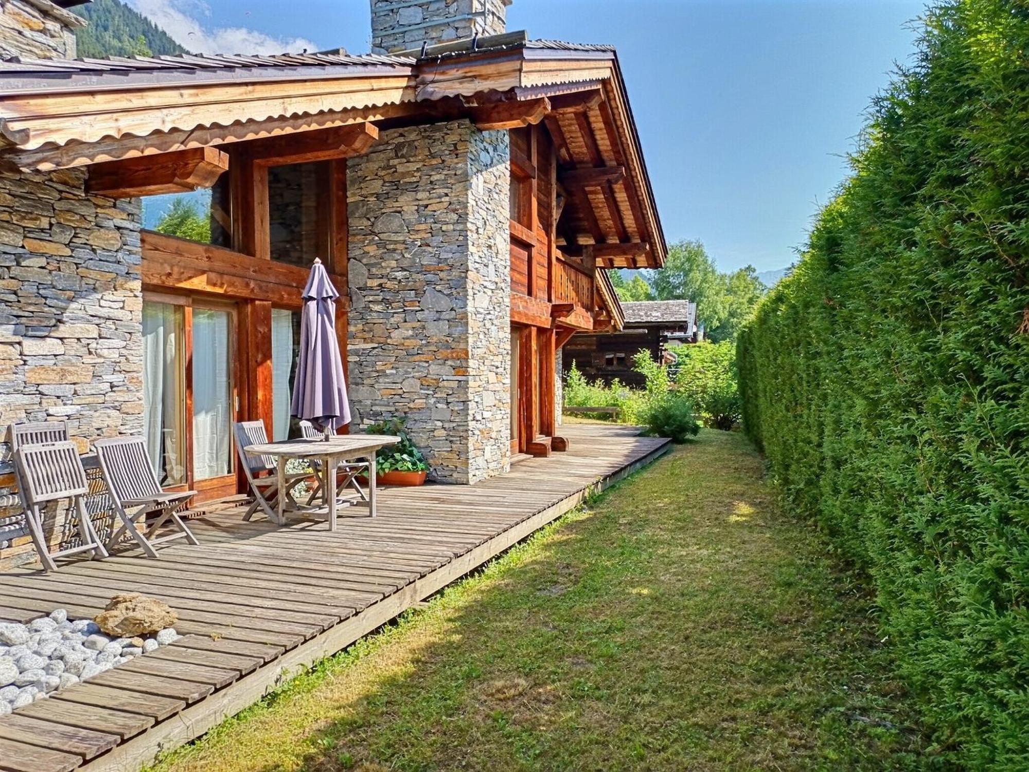 Spacieux A Pour 9 - Vue Panoramique Mont-blanc, Jacuzzi, Jardin & Parking * Chamonix